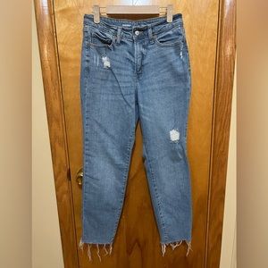 Women’s Old Navy OG Straight High-Rise medium wash jeans, size 6 petite.